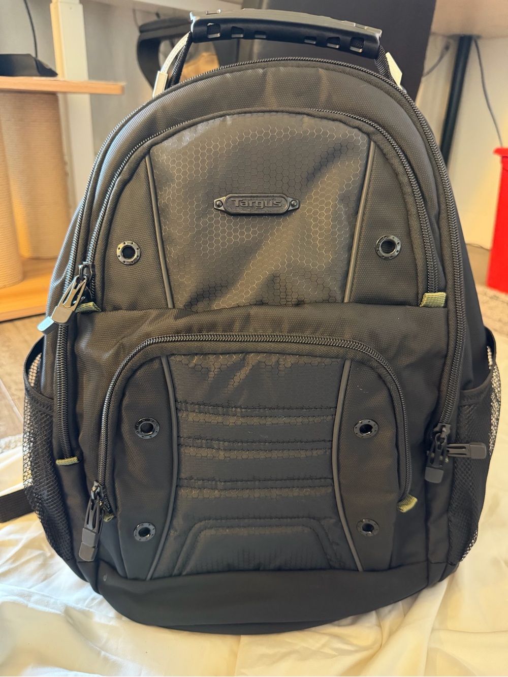 Targus Black Men’s Laptop Backpack with Multiple Compartments